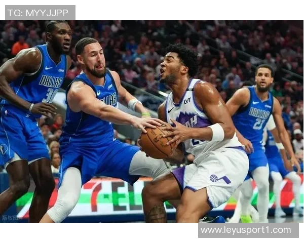 克莱汤普森三分球命中数突破2809超越利拉德独占NBA历史第四位 克莱汤普森三分球命中数突破2809超越利拉德独占NBA历史第四位