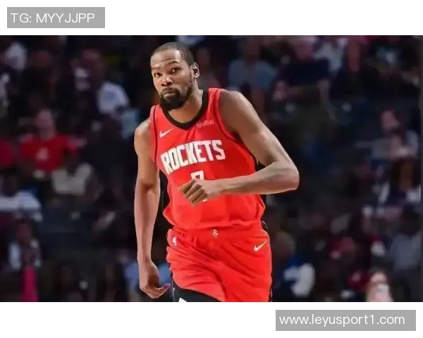 戈贝尔罚球失误频频杜兰特无奈露出搞笑表情引发热议 戈贝尔罚球失误频频杜兰特无奈露出搞笑表情引发热议