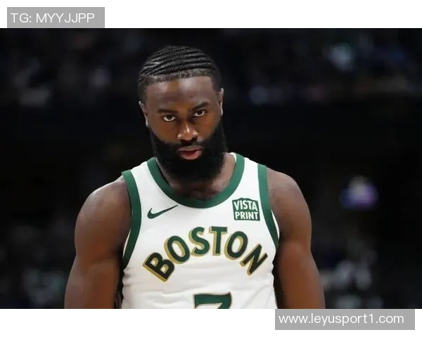 杰伦布朗:全力以赴展现自我同时激励身边队友共同进步 杰伦布朗:全力以赴展现自我同时激励身边队友共同进步