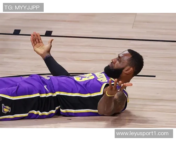 杰弗森调侃詹姆斯假摔技巧欠佳笑称实在太搞笑了